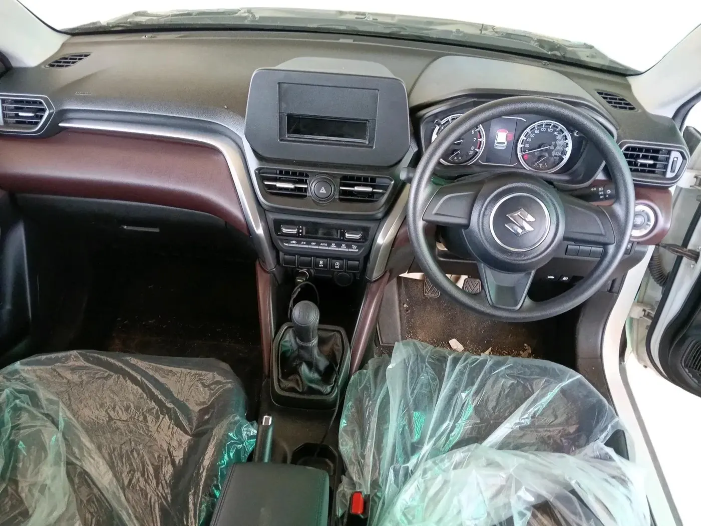 2025 Maruti Grand Vitara SIGMA SMART HYBRID, Petrol, Manual, 2,911 km, interior