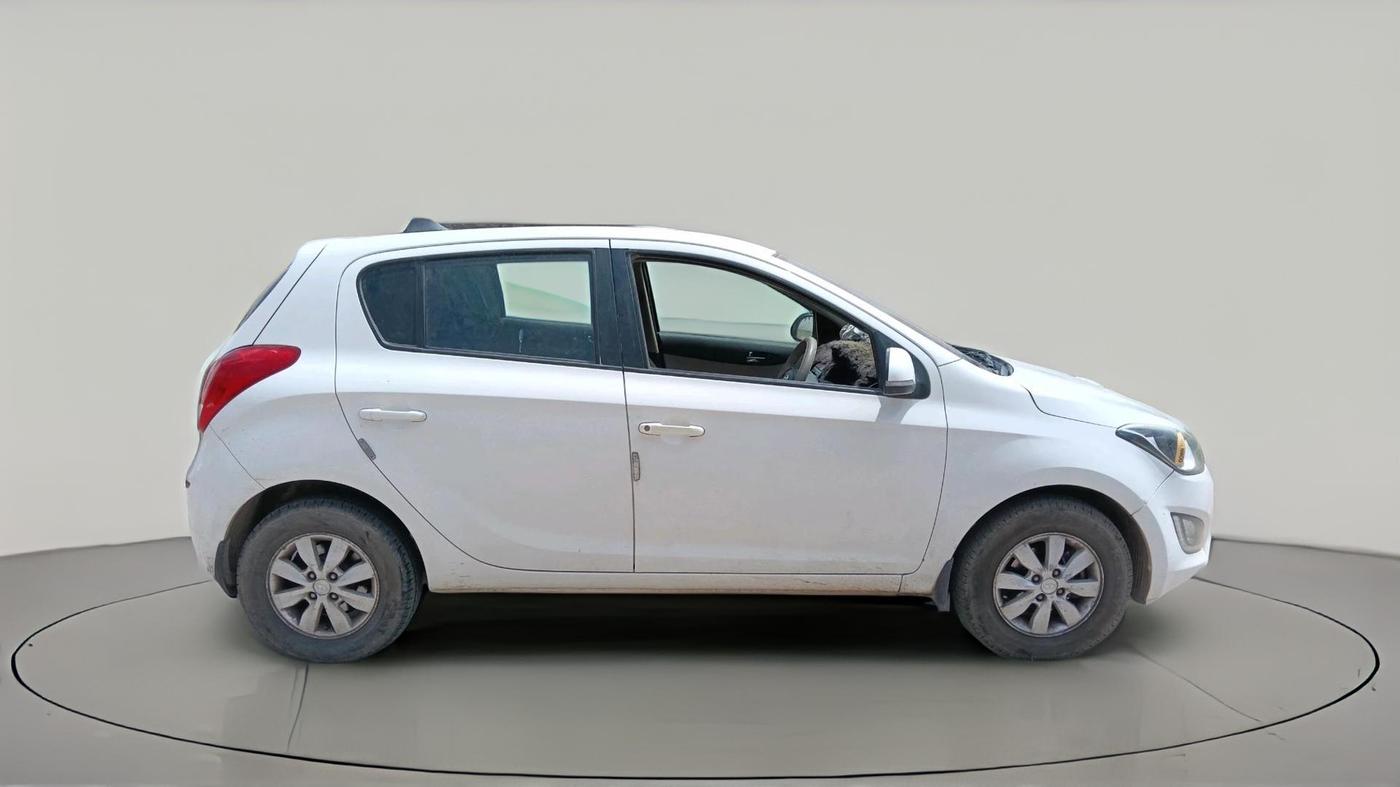 2013 Hyundai i20 SPORTZ 1.4 CRDI, Diesel, Manual, 90,475 km, exterior