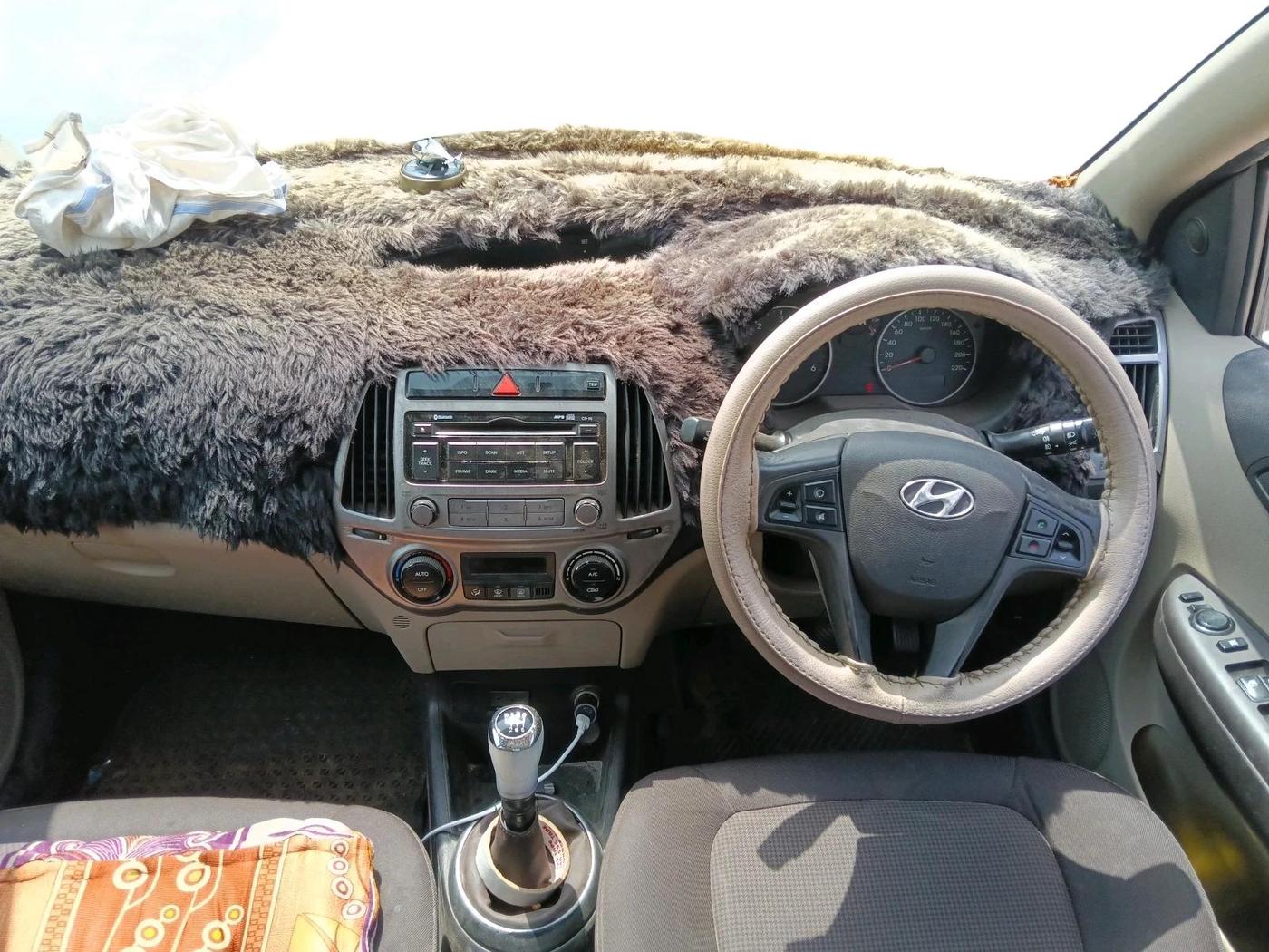 2013 Hyundai i20 SPORTZ 1.4 CRDI, Diesel, Manual, 90,475 km, interior