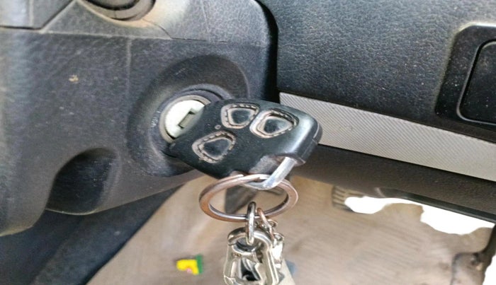 2011 Mahindra Xylo E8, Diesel, Manual, 1,99,042 km, interior