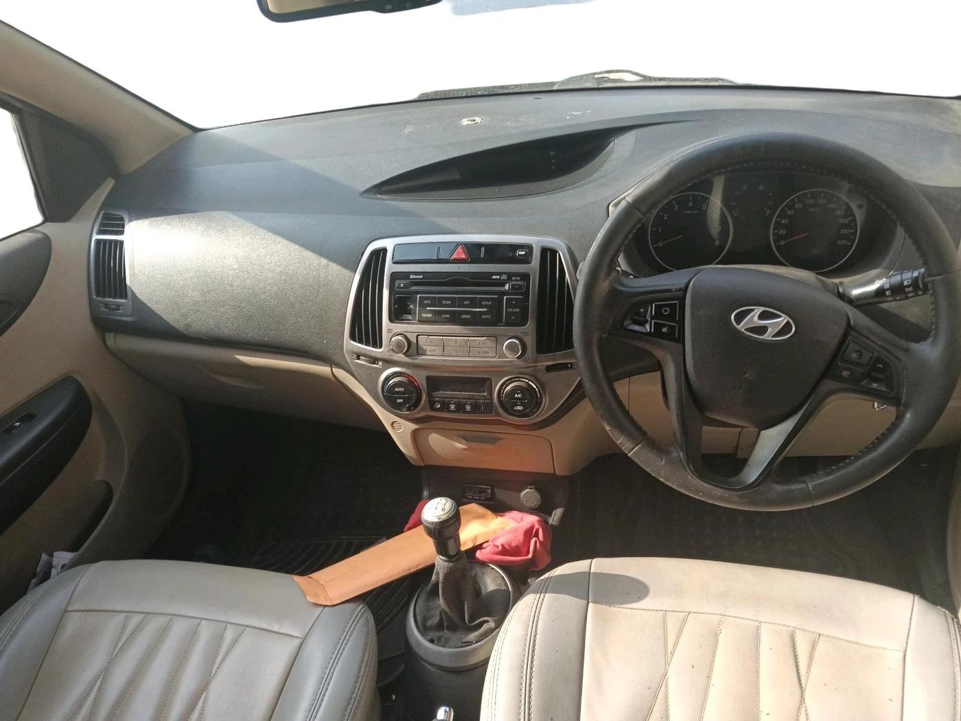 2012 Hyundai i20 SPORTZ 1.2, Petrol, Manual, 69,373 km, interior