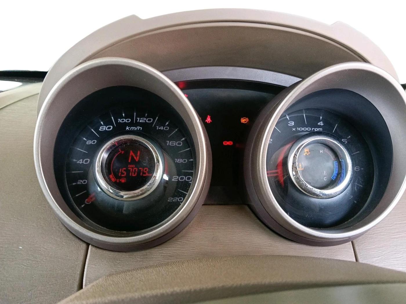 2012 Mahindra XUV500 W8, Diesel, Manual, 1,57,079 km, interior