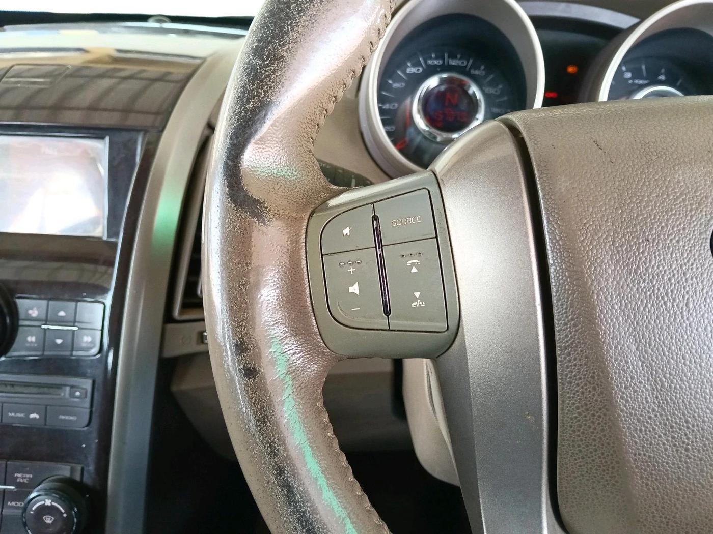 2012 Mahindra XUV500 W8, Diesel, Manual, 1,57,079 km, interior
