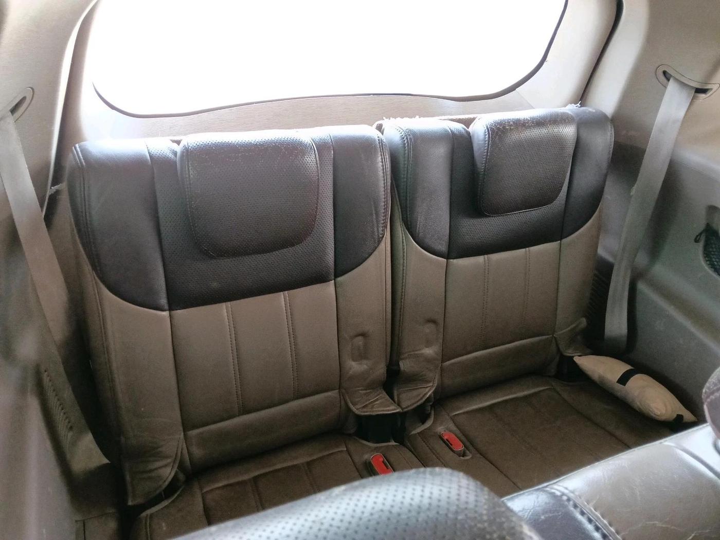 2012 Mahindra XUV500 W8, Diesel, Manual, 1,57,079 km, interior