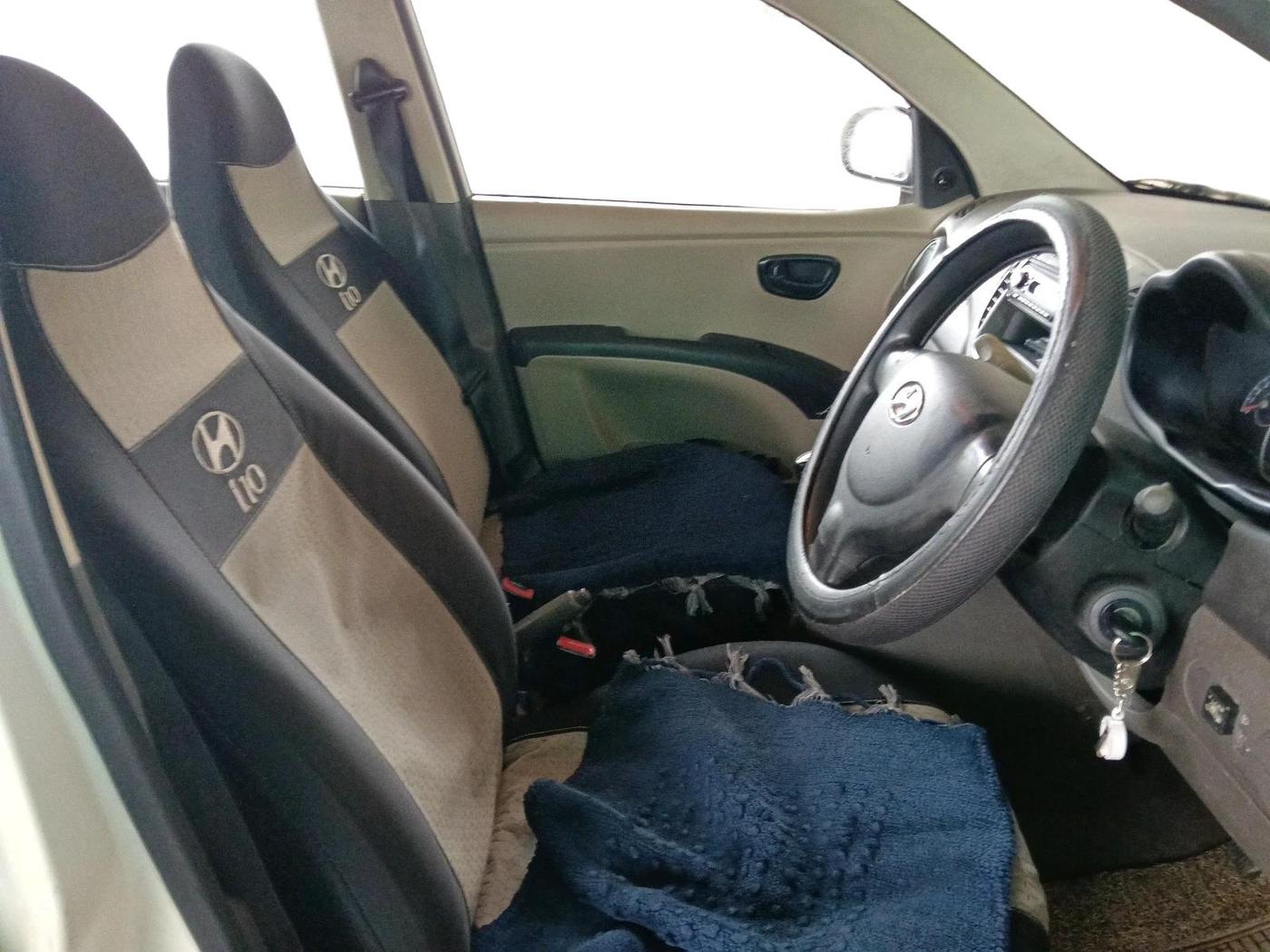 2014 Hyundai i10 MAGNA 1.1, CNG, Manual, 1,83,392 km, interior