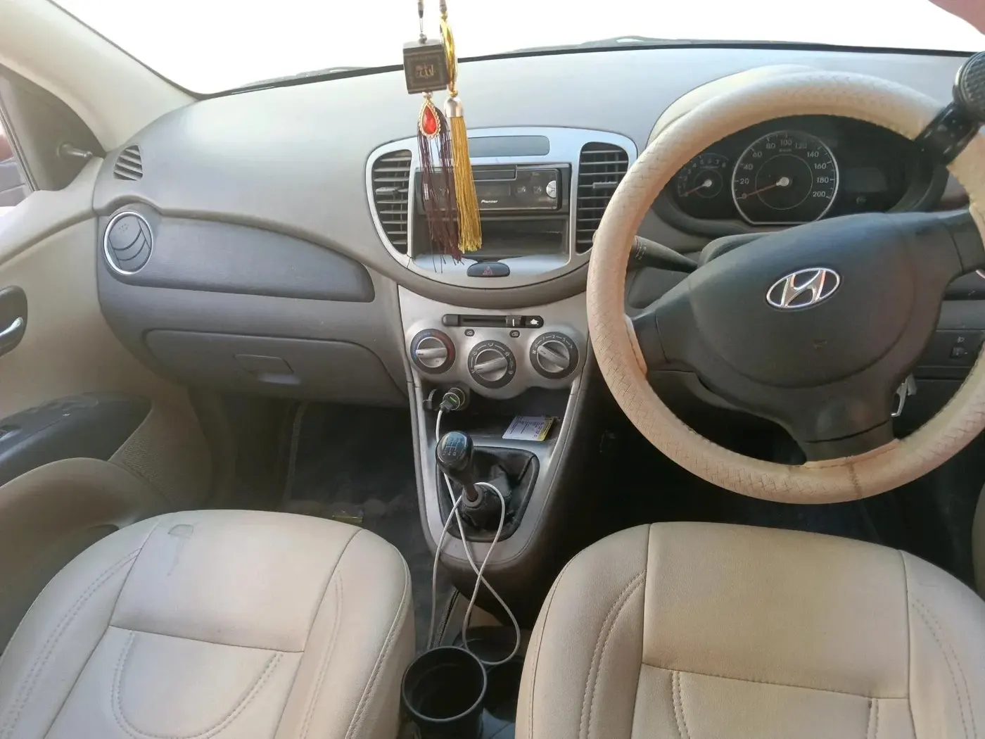 2012 Hyundai i10 MAGNA 1.1, CNG, Manual, 1,01,573 km, interior