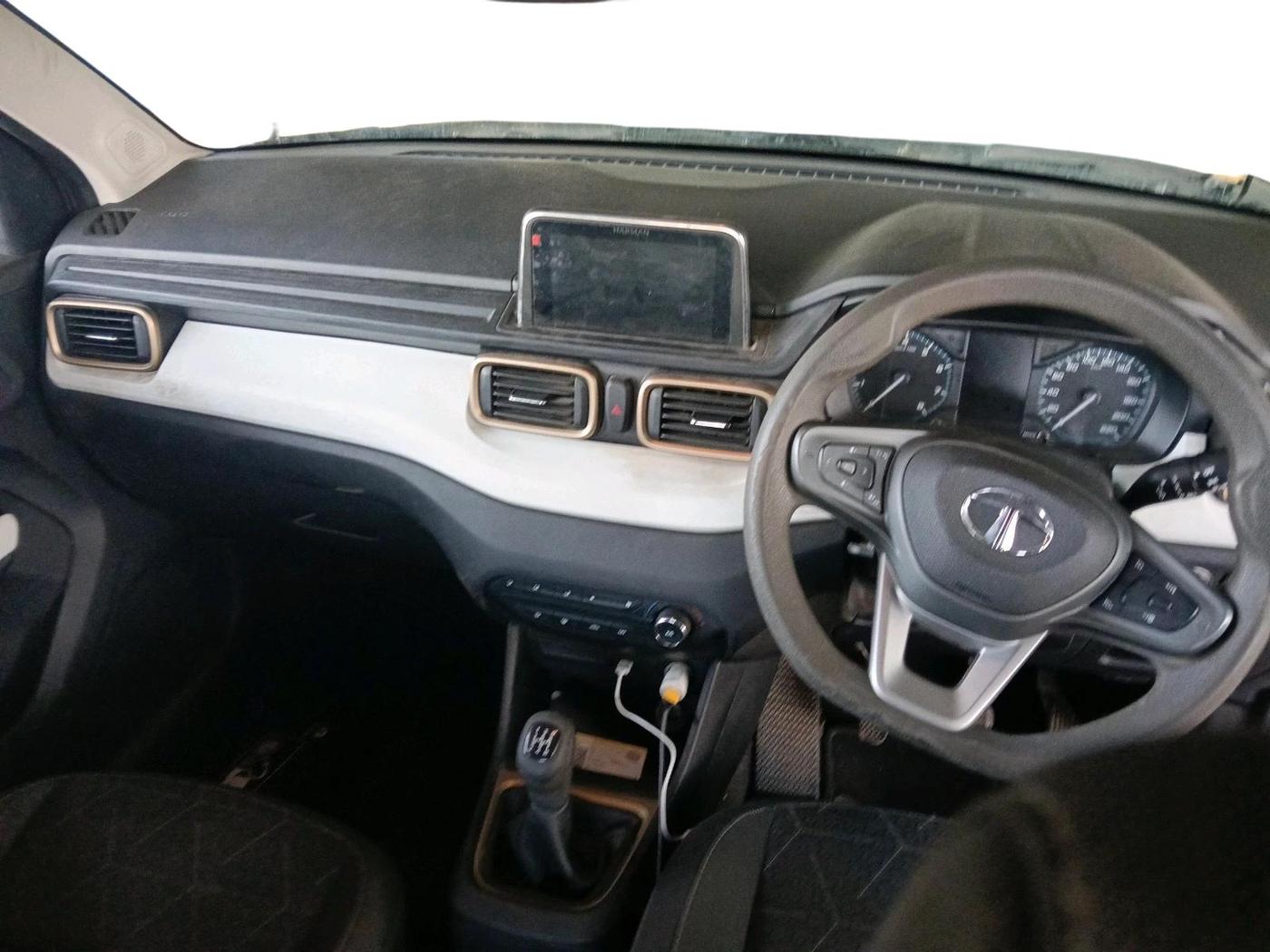 2022 Tata PUNCH ACCOMPLISHED MT, Petrol, Manual, 46,829 km, interior