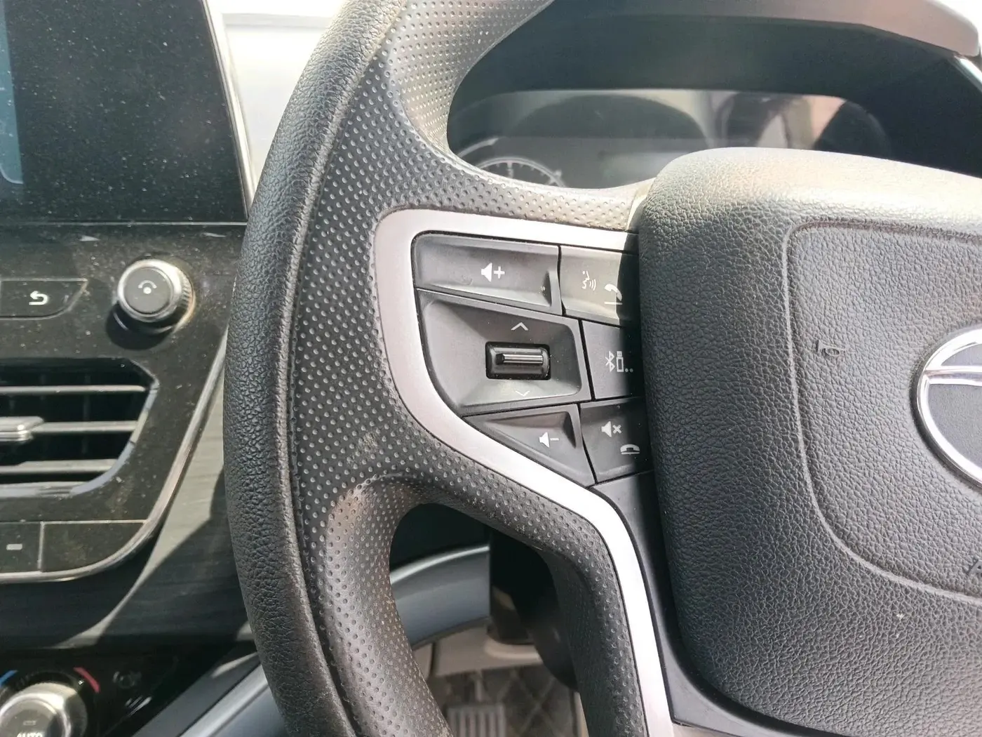 2021 Tata Safari XT, Diesel, Manual, 1,38,000 km, interior
