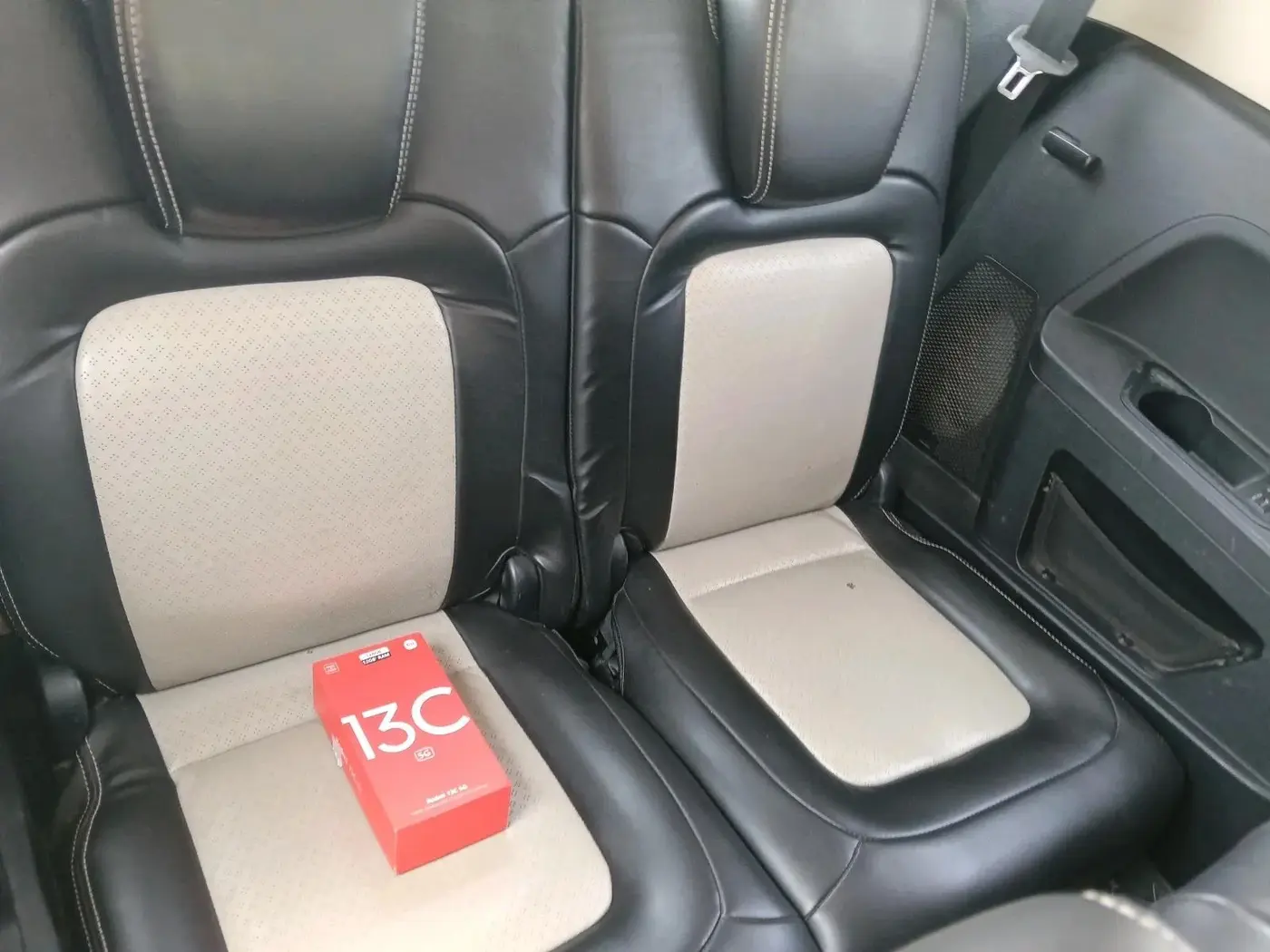 2021 Tata Safari XT, Diesel, Manual, 1,38,000 km, interior