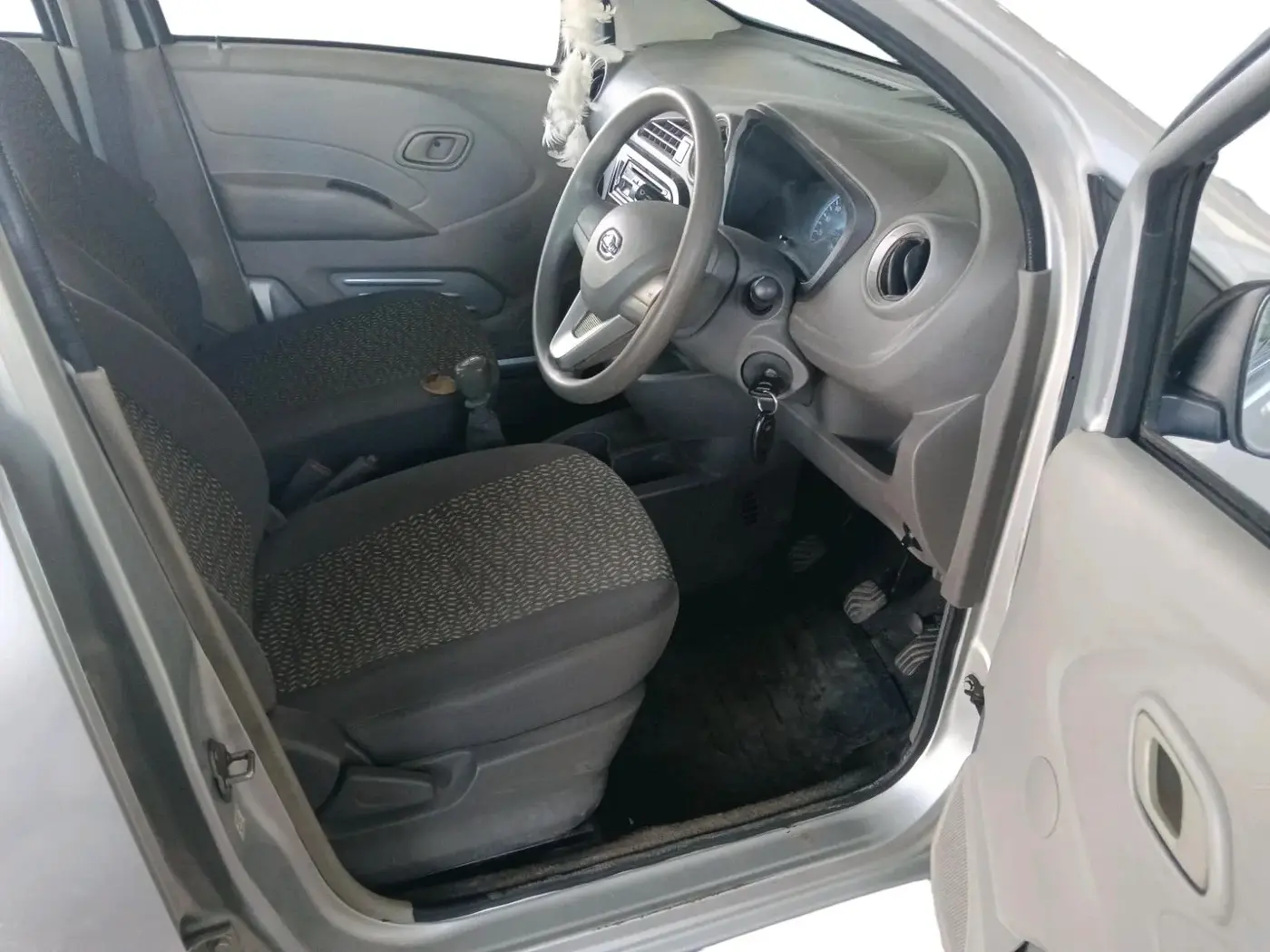 2016 Datsun Redi Go T (O), Petrol, Manual, 61,007 km, interior
