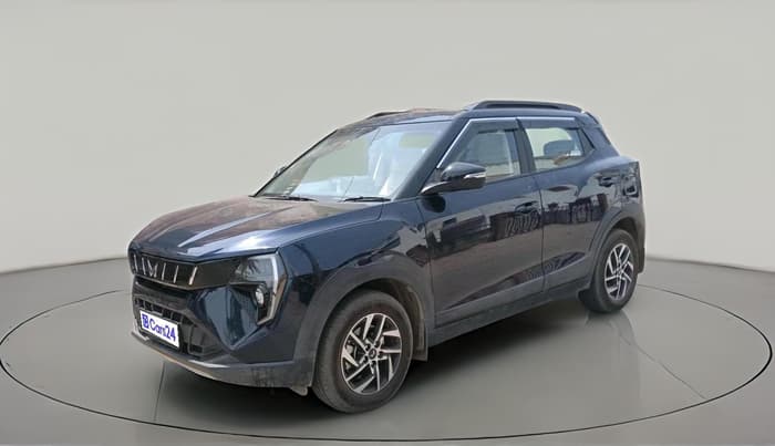 2025 Mahindra XUV 3XO AX5 1.5 Turbo Diesel Autoshift Plus, Diesel, Automatic, 5,204 km, exterior