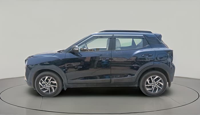 2025 Mahindra XUV 3XO AX5 1.5 Turbo Diesel Autoshift Plus, Diesel, Automatic, 5,204 km, exterior