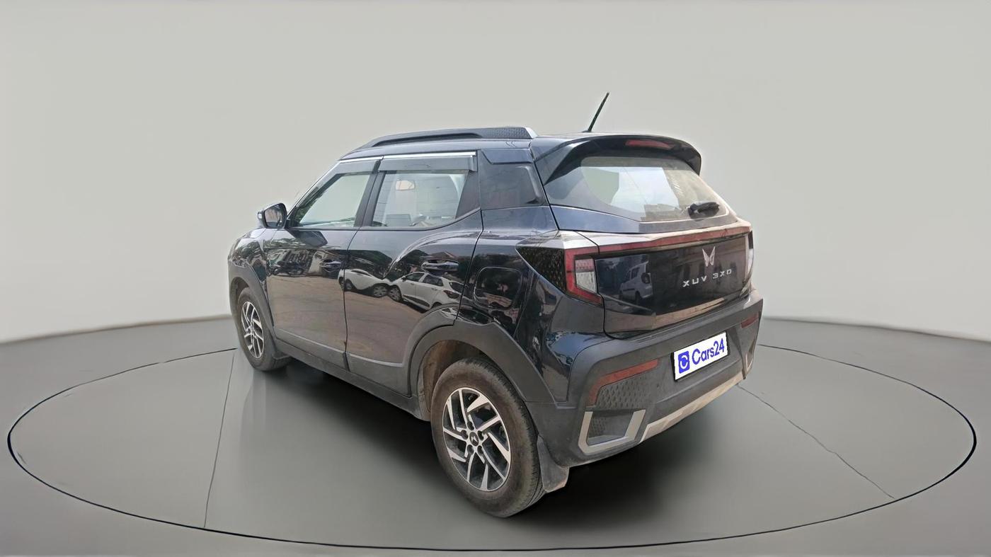 2025 Mahindra XUV 3XO AX5 1.5 Turbo Diesel Autoshift Plus, Diesel, Automatic, 5,204 km, exterior
