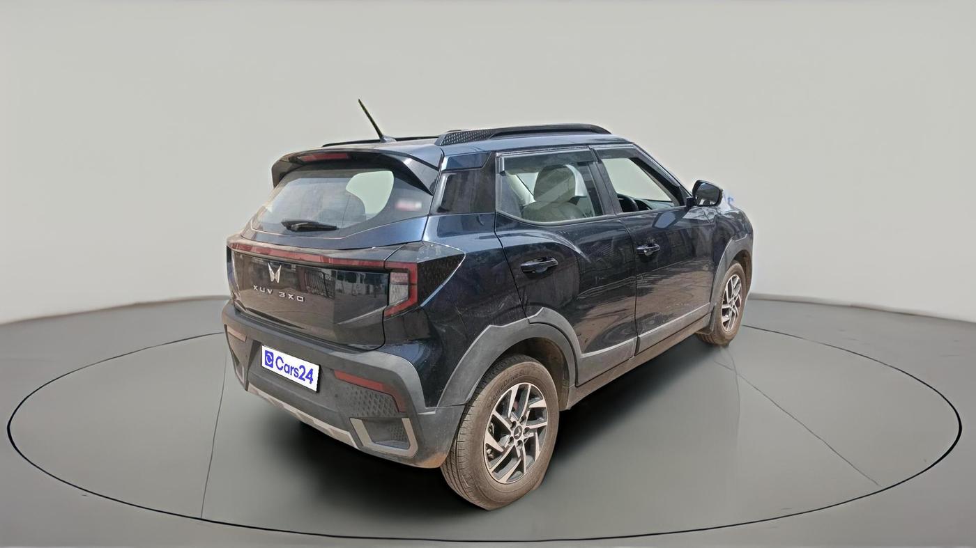 2025 Mahindra XUV 3XO AX5 1.5 Turbo Diesel Autoshift Plus, Diesel, Automatic, 5,204 km, exterior