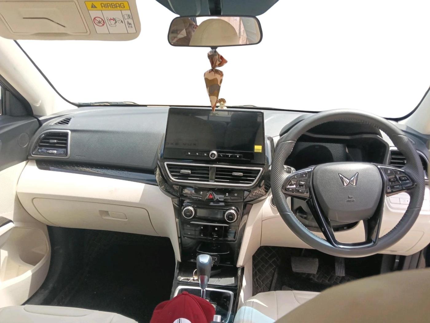 2025 Mahindra XUV 3XO AX5 1.5 Turbo Diesel Autoshift Plus, Diesel, Automatic, 5,204 km, interior