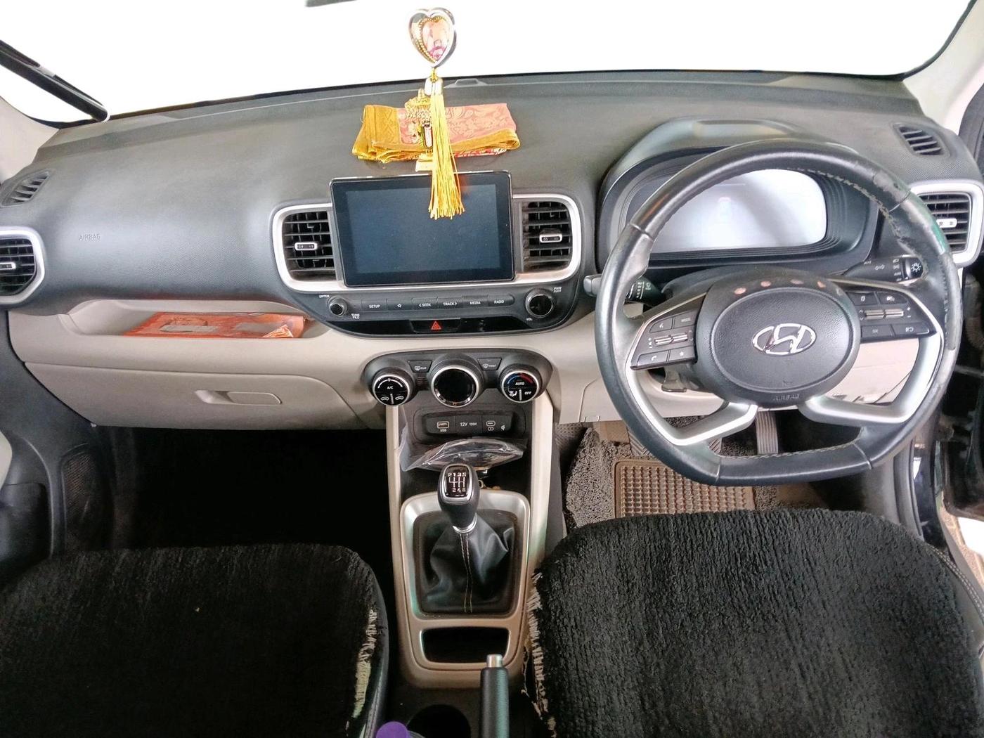 2023 Hyundai VENUE SX 1.5 CRDI, Diesel, Manual, 70,272 km, interior