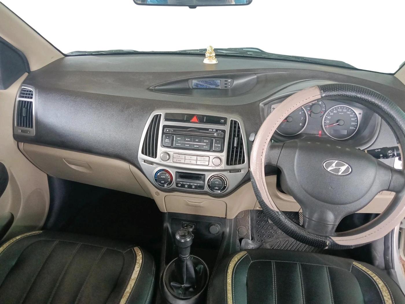 2013 Hyundai i20 MAGNA (O) 1.2, Petrol, Manual, 70,215 km, interior
