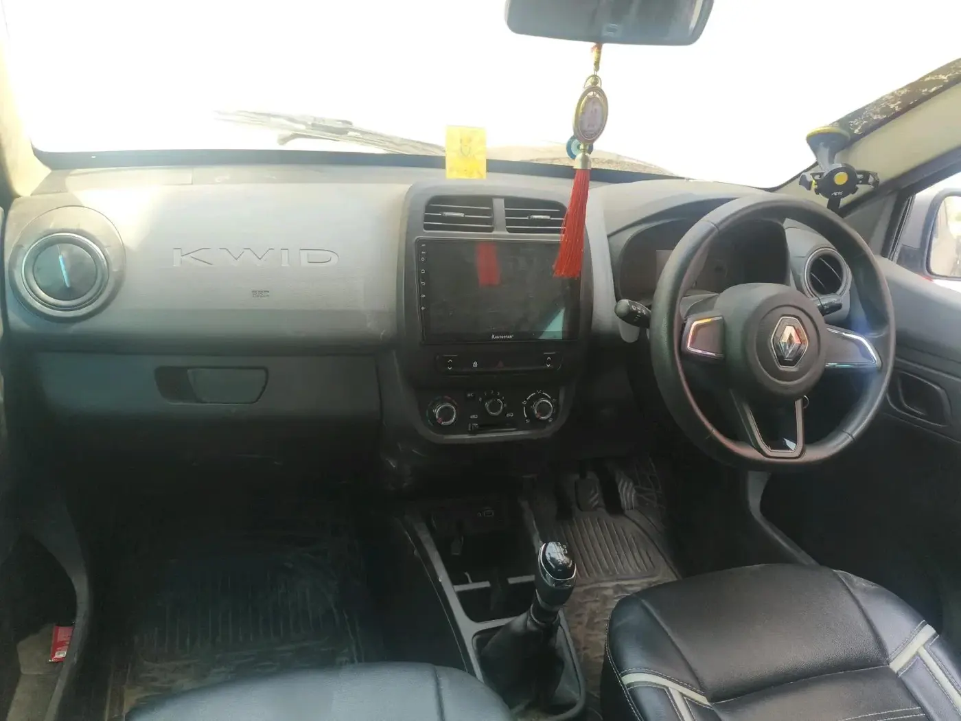 2022 Renault Kwid RXT 1.0 (O), Petrol, Manual, 53,418 km, interior