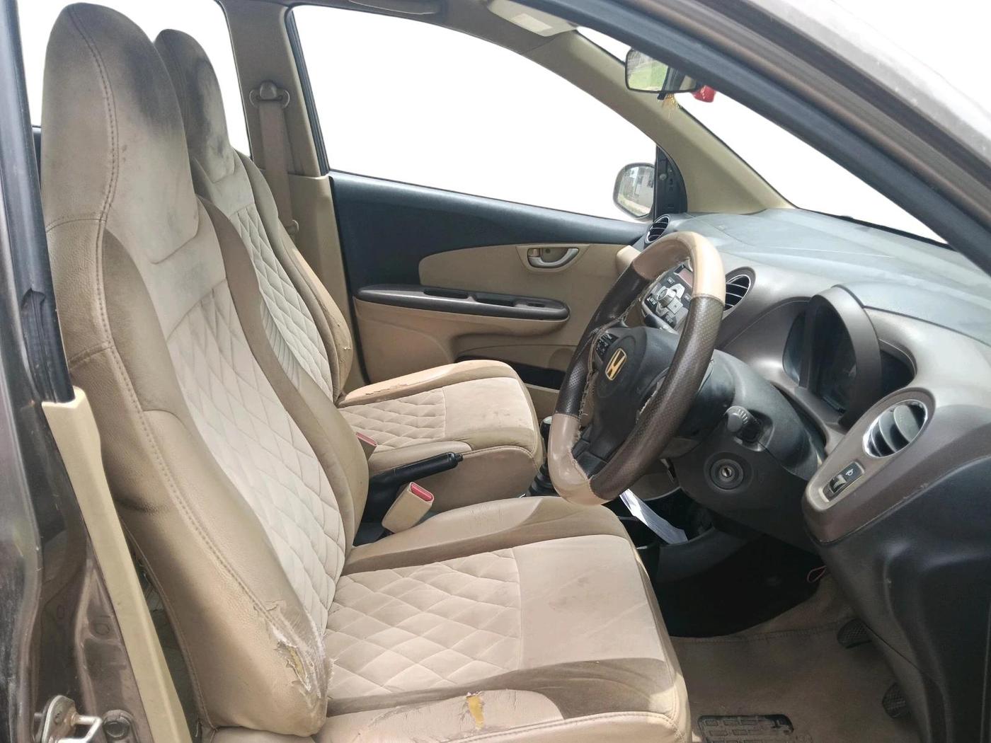 2012 Honda Brio E MT, CNG, Manual, 1,62,017 km, interior