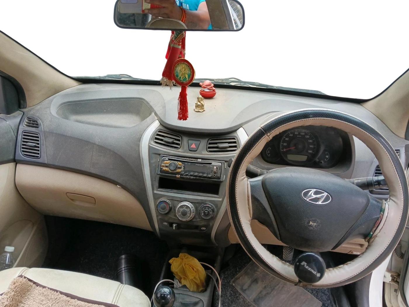 2012 Hyundai Eon ERA +, CNG, Manual, 2,23,611 km, interior