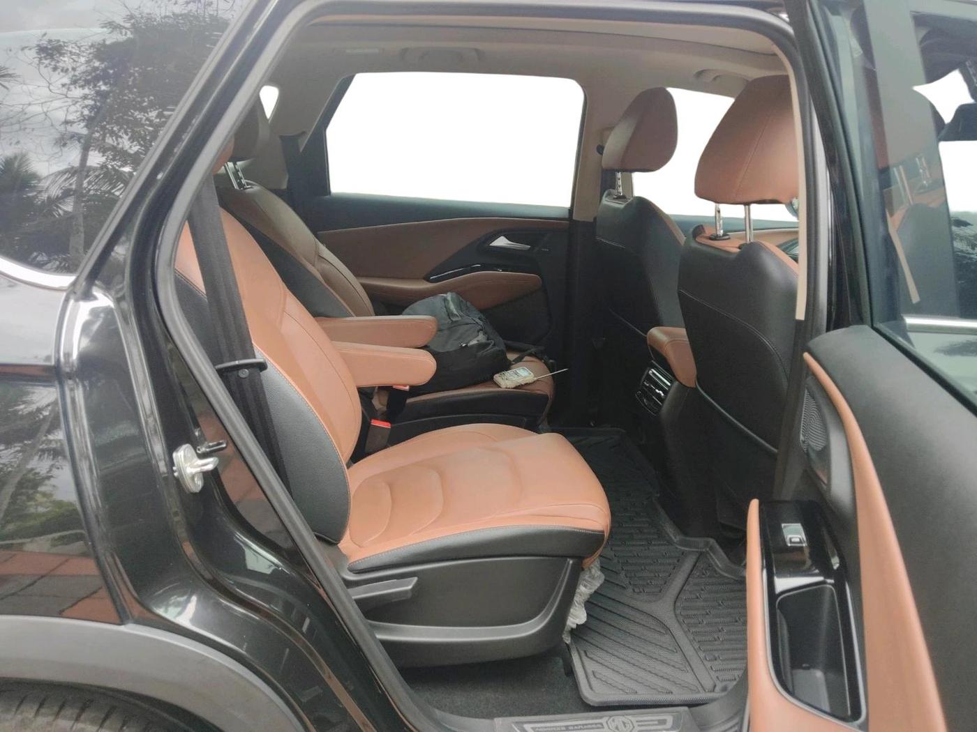 2023 MG HECTOR PLUS SHARP PRO 2.0 TURBO DIESEL 6 STR, Diesel, Manual, 18,498 km, interior