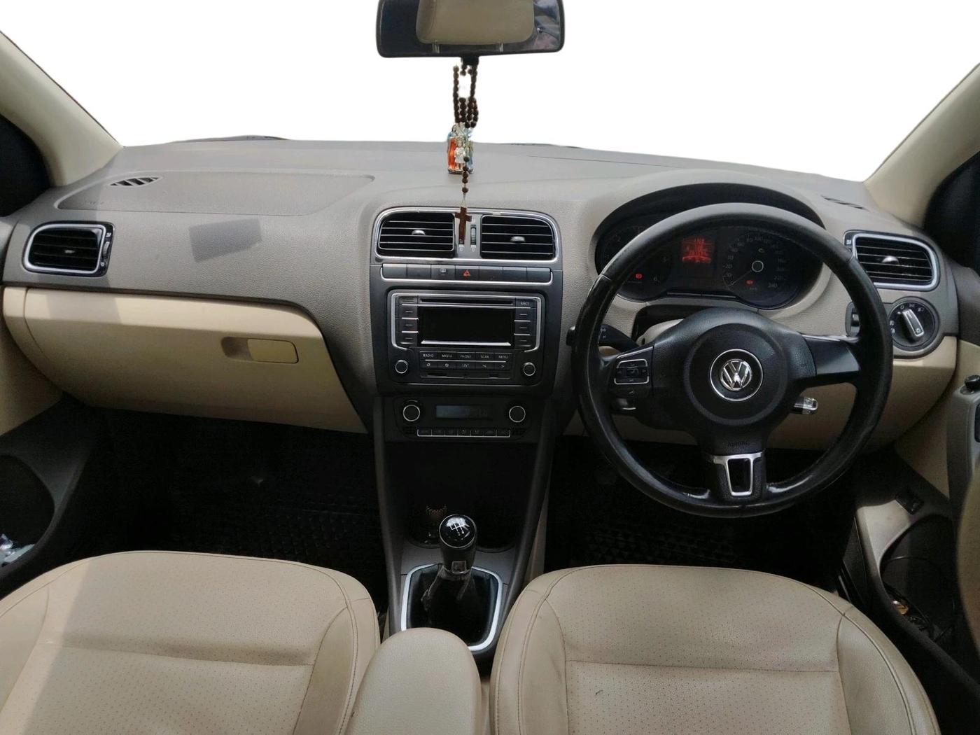 2012 Volkswagen Vento HIGHLINE DIESEL 1.6, Diesel, Manual, 2,61,534 km, interior