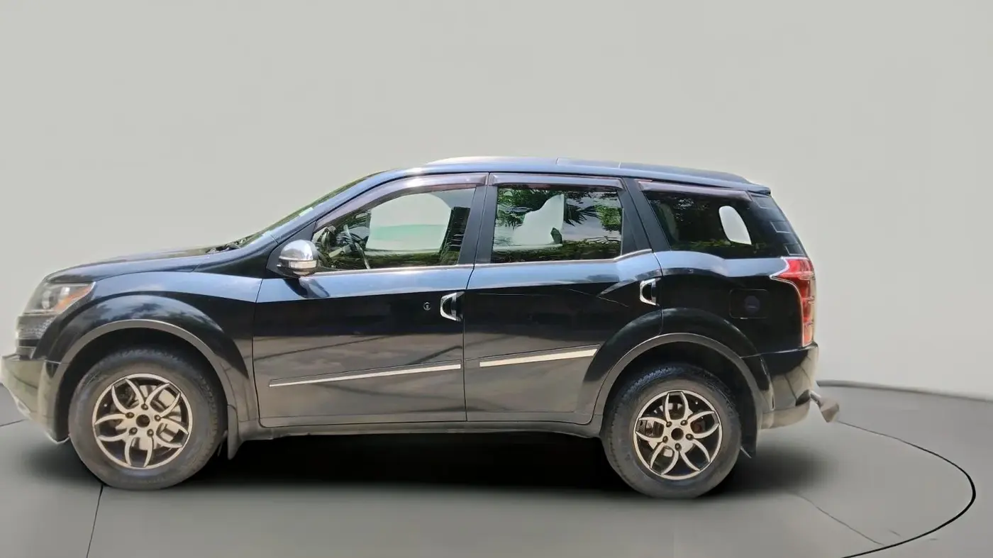 2013 Mahindra XUV500 W6, Diesel, Manual, 1,00,416 km, exterior