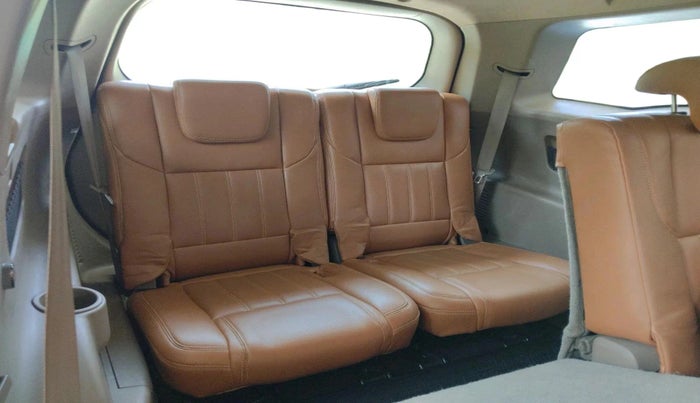 2013 Mahindra XUV500 W6, Diesel, Manual, 1,00,416 km, interior