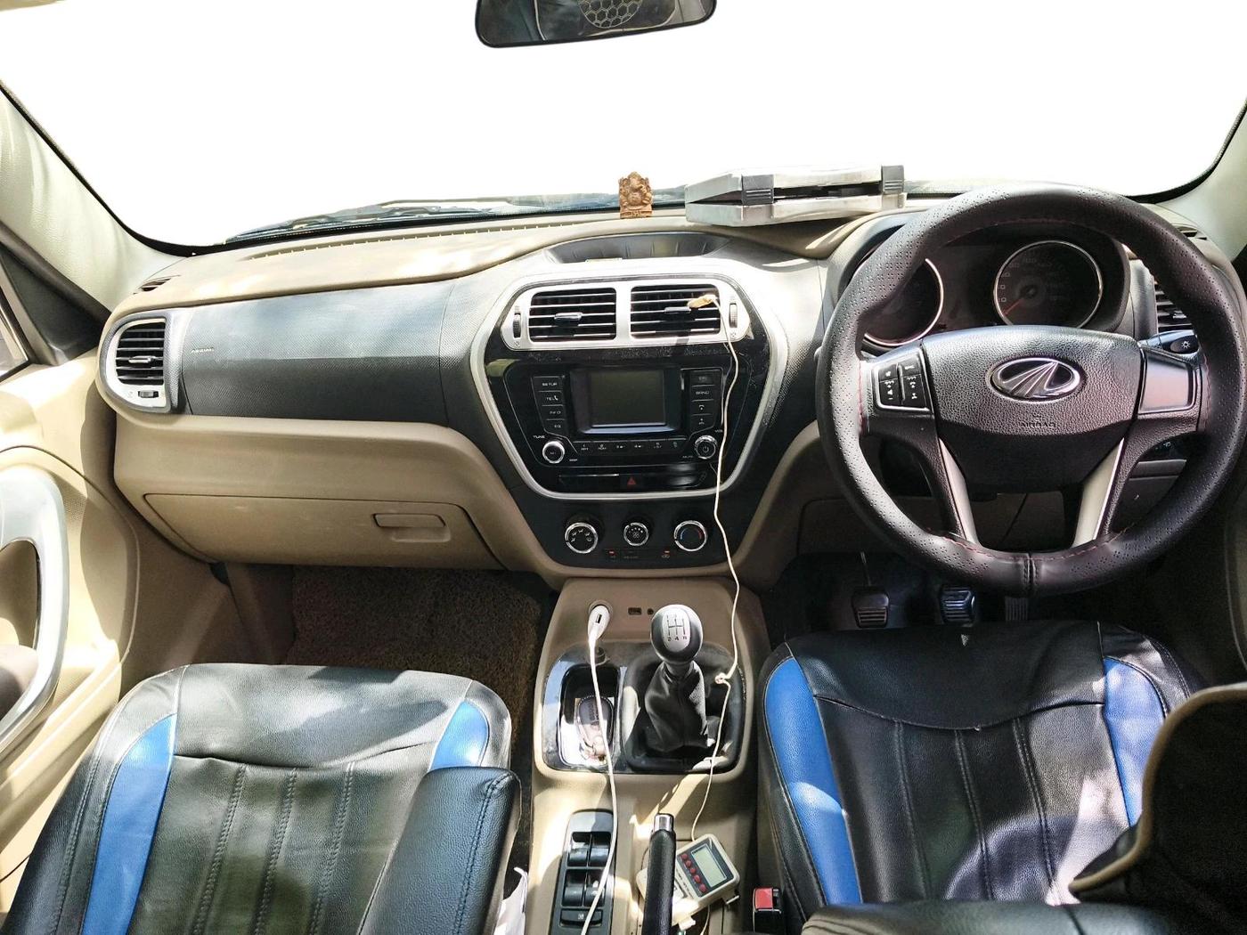 2018 Mahindra TUV300 T8, Diesel, Manual, 1,53,180 km, interior