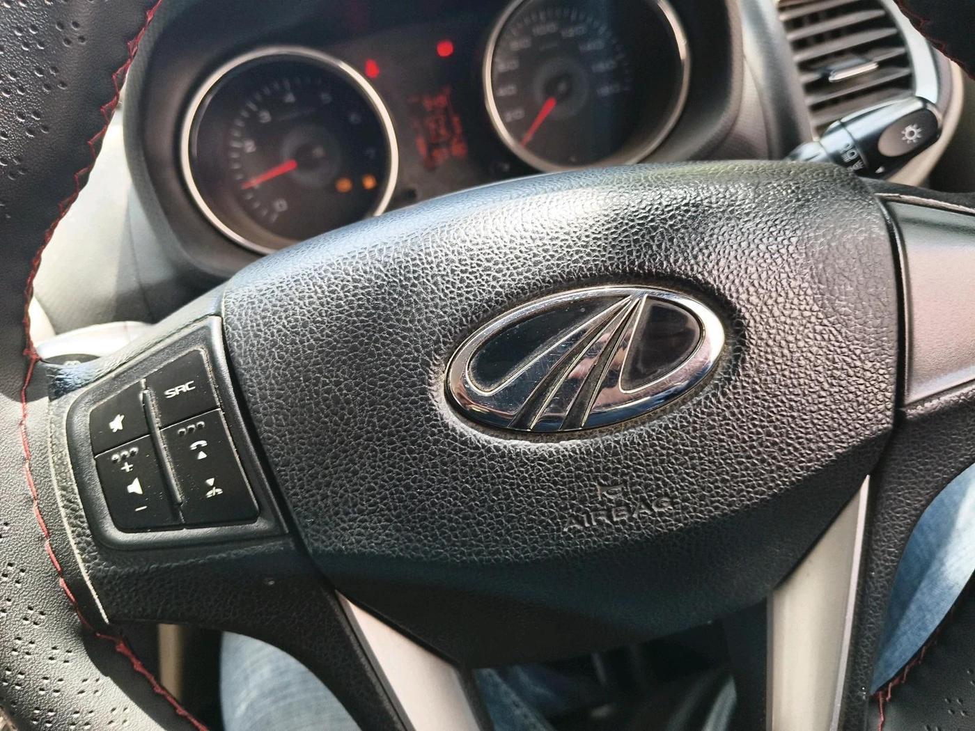 2018 Mahindra TUV300 T8, Diesel, Manual, 1,53,180 km, interior