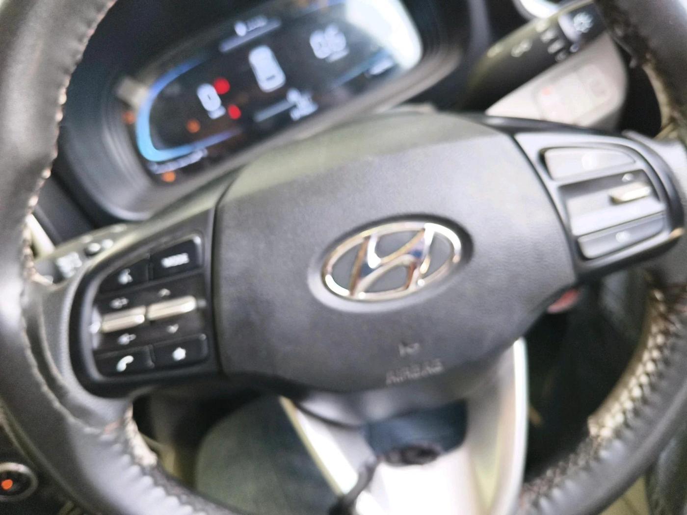 2024 Hyundai VENUE S 1.2, Petrol, Manual, 34,000 km, interior