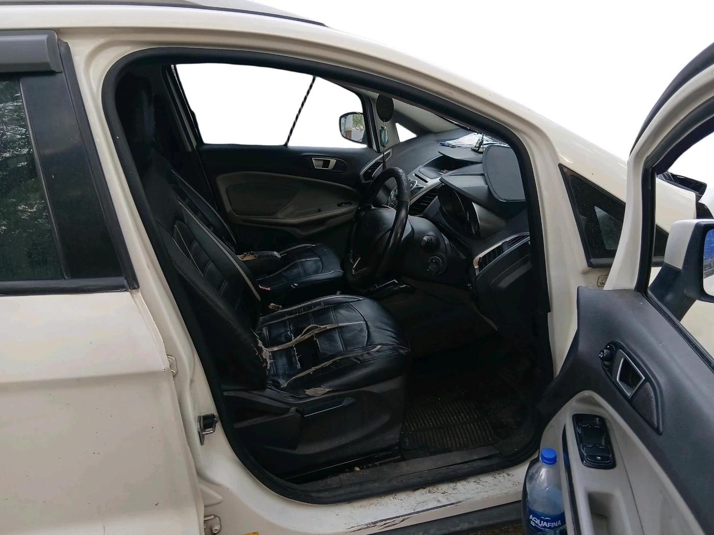 2015 Ford Ecosport TITANIUM 1.5L DIESEL, Diesel, Manual, 1,49,573 km, interior