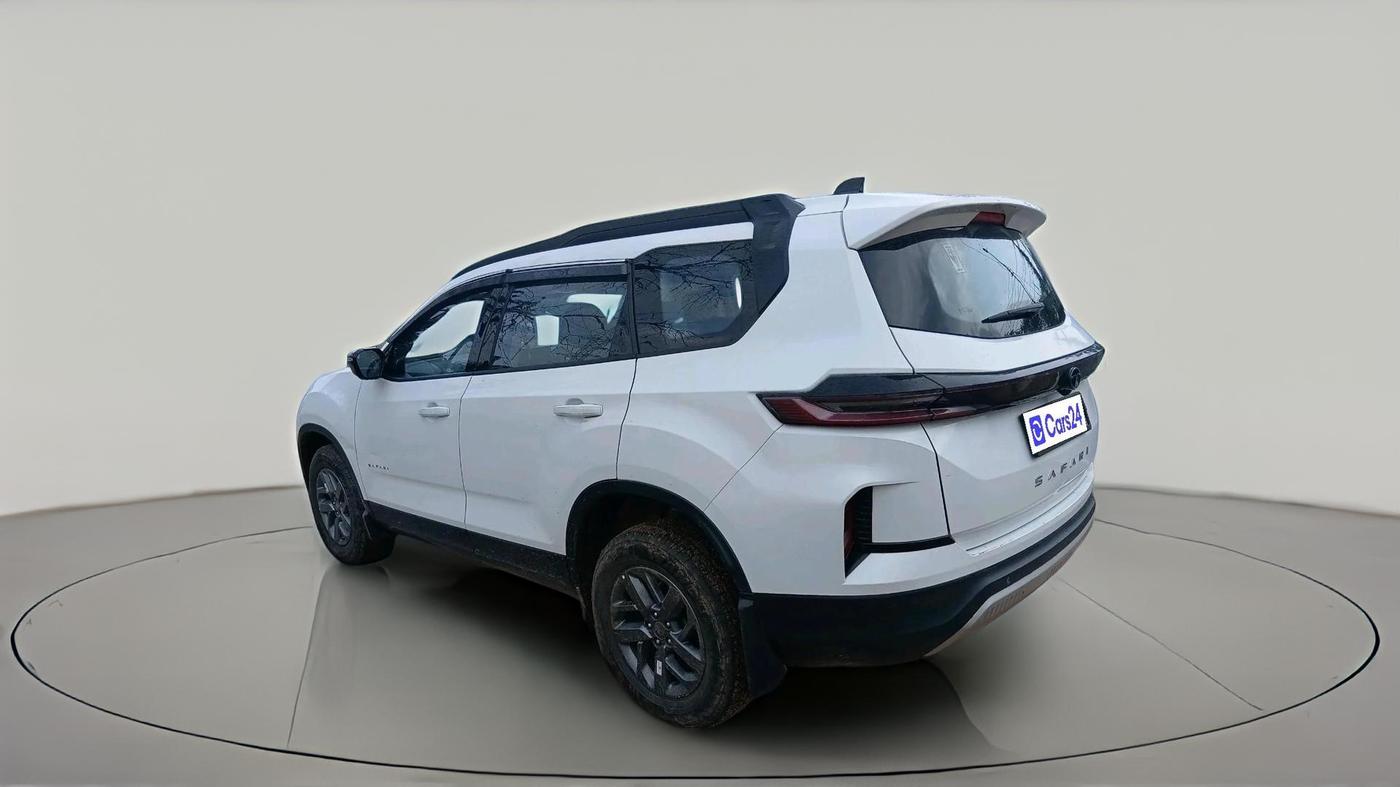 2025 Tata Safari PURE PLUS S AT, Diesel, Automatic, 16,162 km, exterior