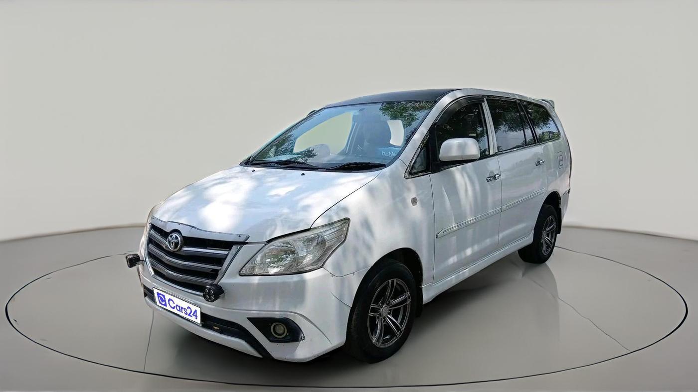 2012 Toyota Innova GX 2.5 7 STR, Diesel, Manual, 2,15,993 km, exterior
