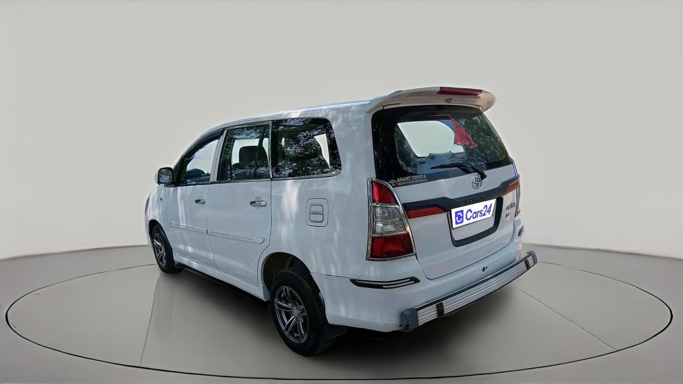 2012 Toyota Innova GX 2.5 7 STR, Diesel, Manual, 2,15,993 km, exterior