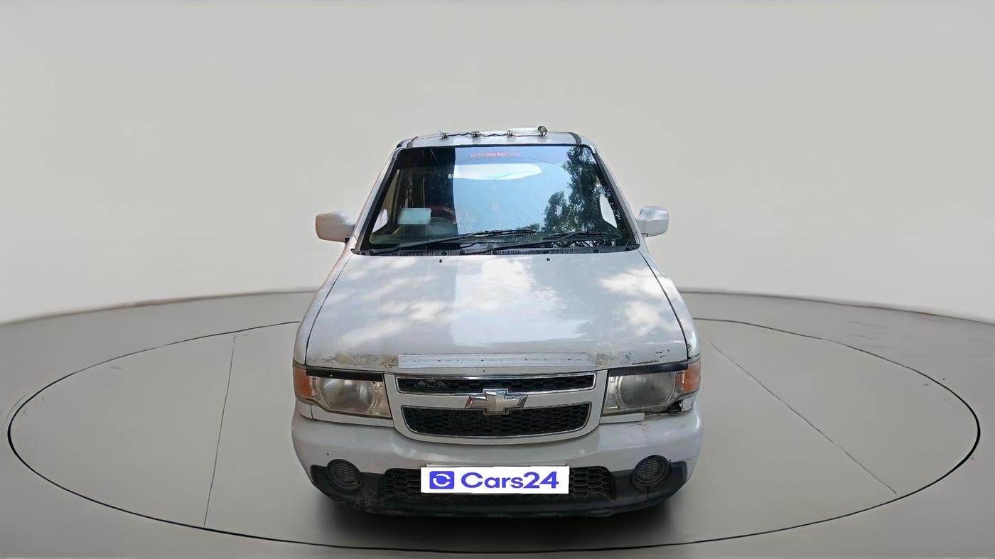 2012 Chevrolet Tavera NEO LS B3 10 STR BS III, Diesel, Manual, 3,85,826 km, exterior