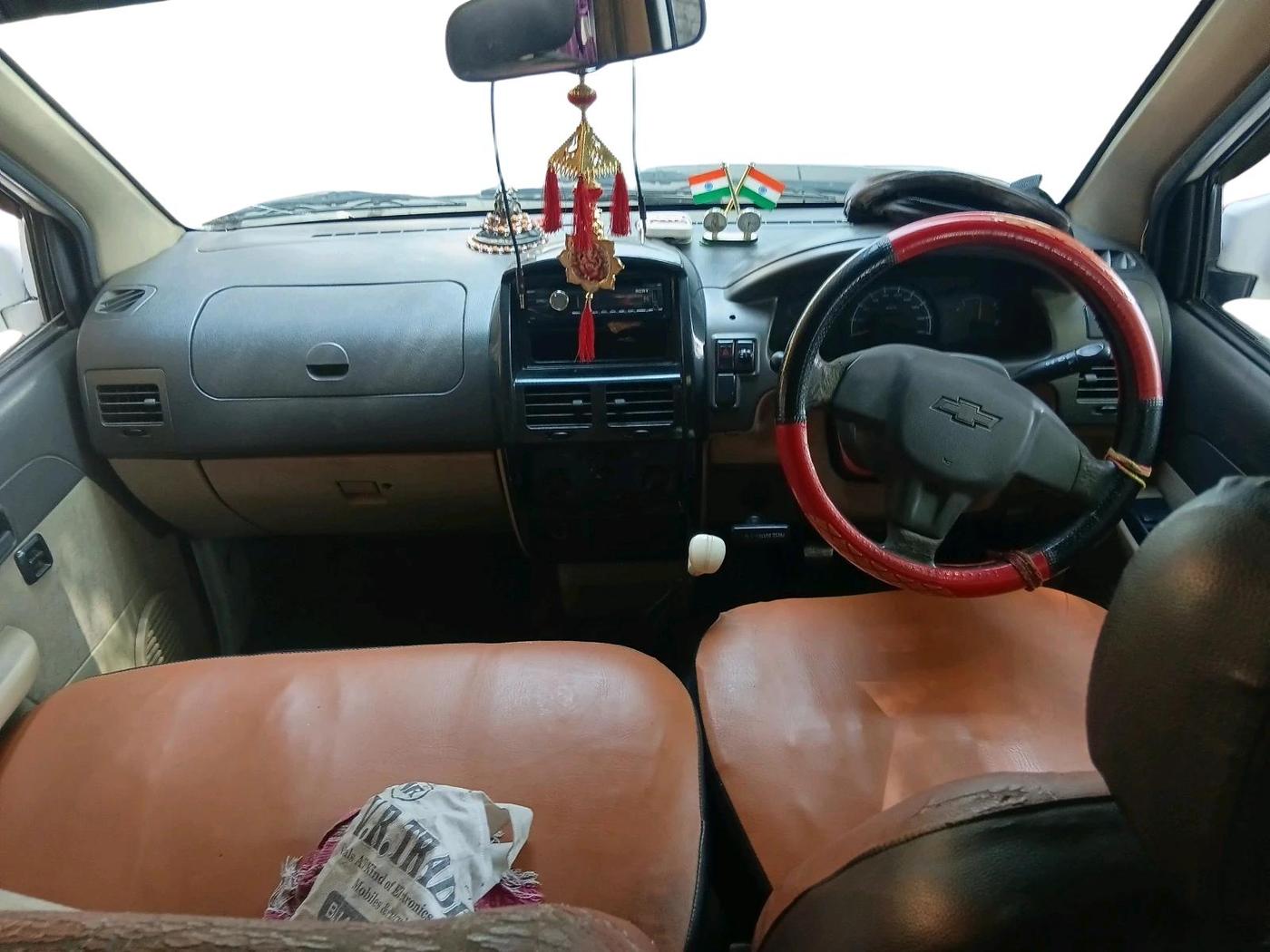 2012 Chevrolet Tavera NEO LS B3 10 STR BS III, Diesel, Manual, 3,85,826 km, interior