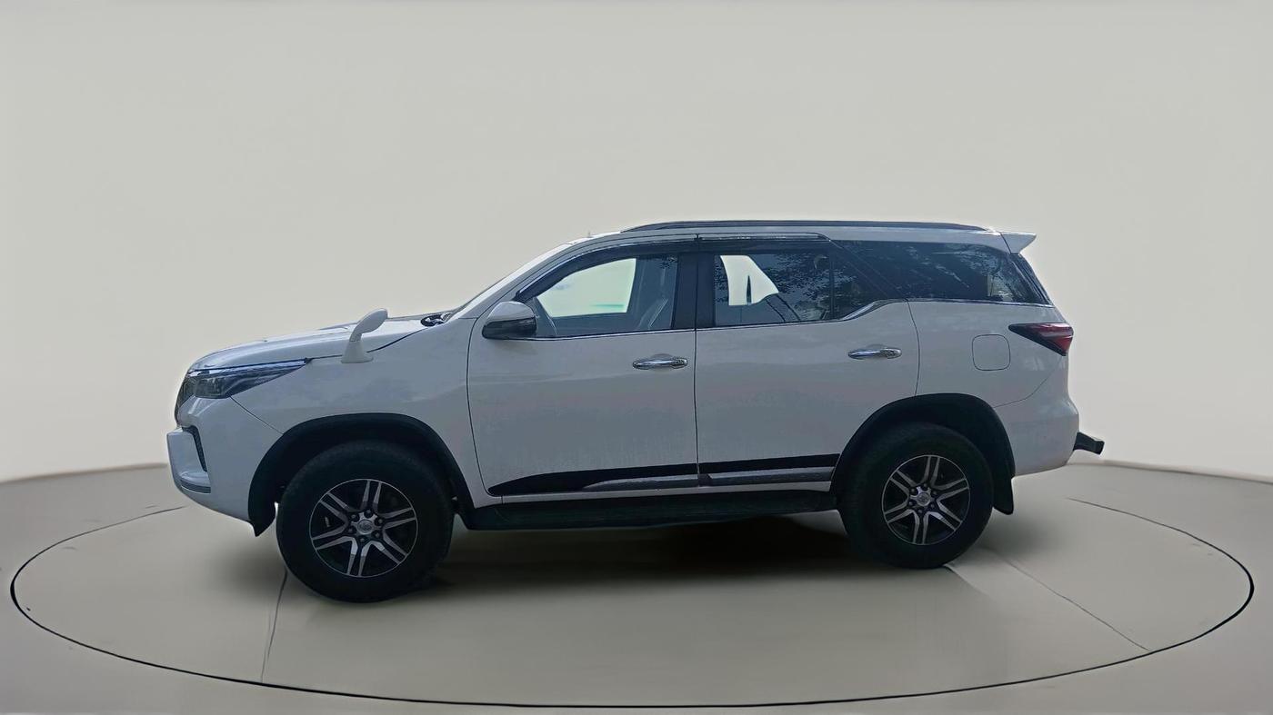 2022 Toyota Fortuner 4X2 MT 2.8 DIESEL, Diesel, Manual, 1,08,750 km, exterior
