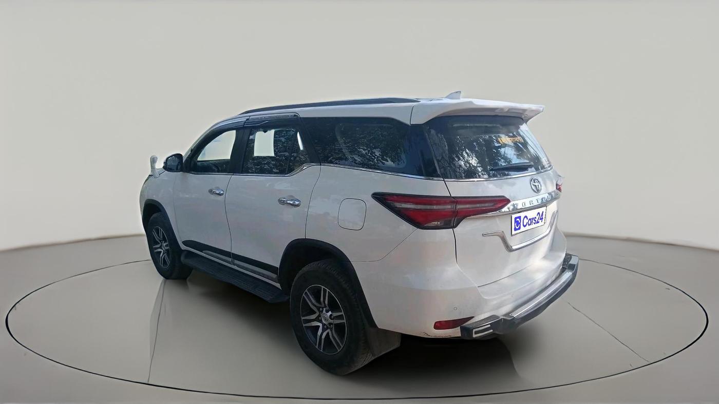 2022 Toyota Fortuner 4X2 MT 2.8 DIESEL, Diesel, Manual, 1,08,750 km, exterior