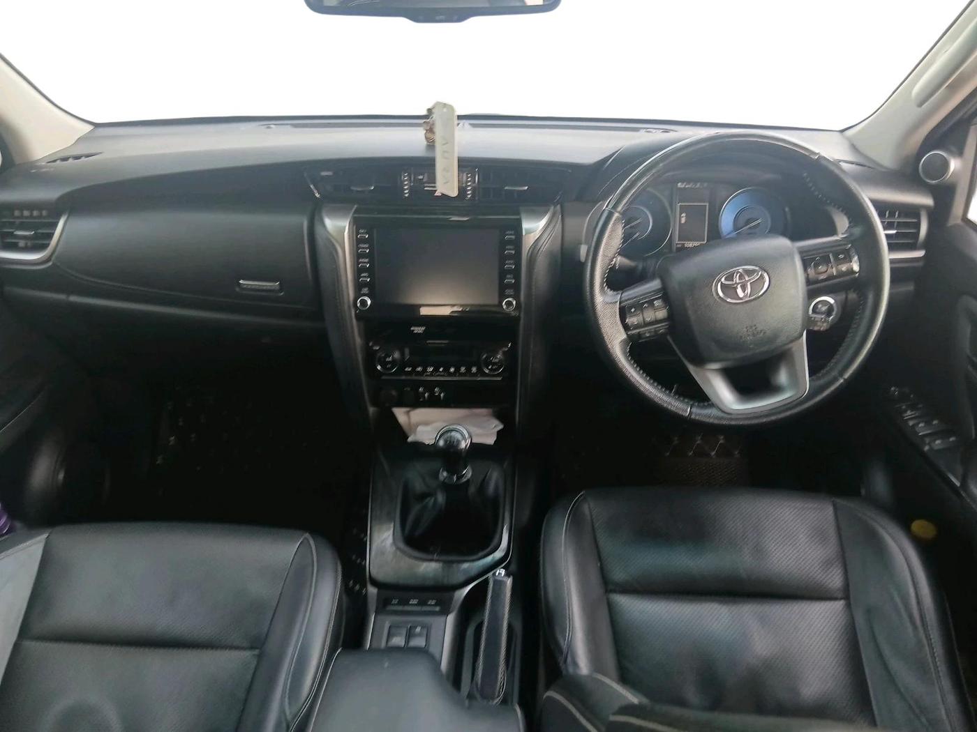 2022 Toyota Fortuner 4X2 MT 2.8 DIESEL, Diesel, Manual, 1,08,750 km, interior
