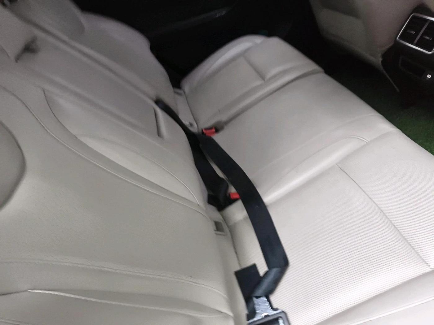 2021 Mahindra XUV700 AX 7 LUXURY P AT 7 STR, Petrol, Automatic, 47,986 km, interior
