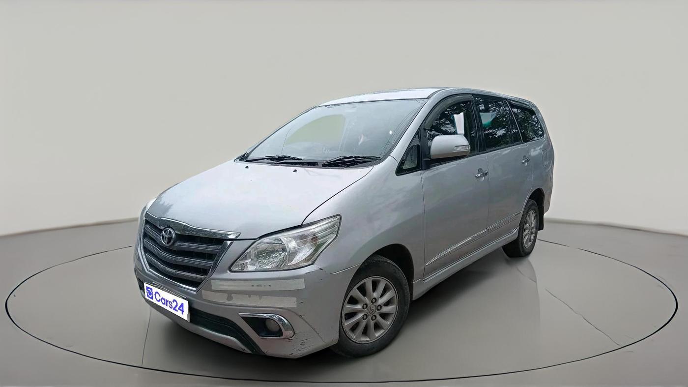 2014 Toyota Innova 2.5 G 8 STR, Diesel, Manual, 3,96,809 km, exterior