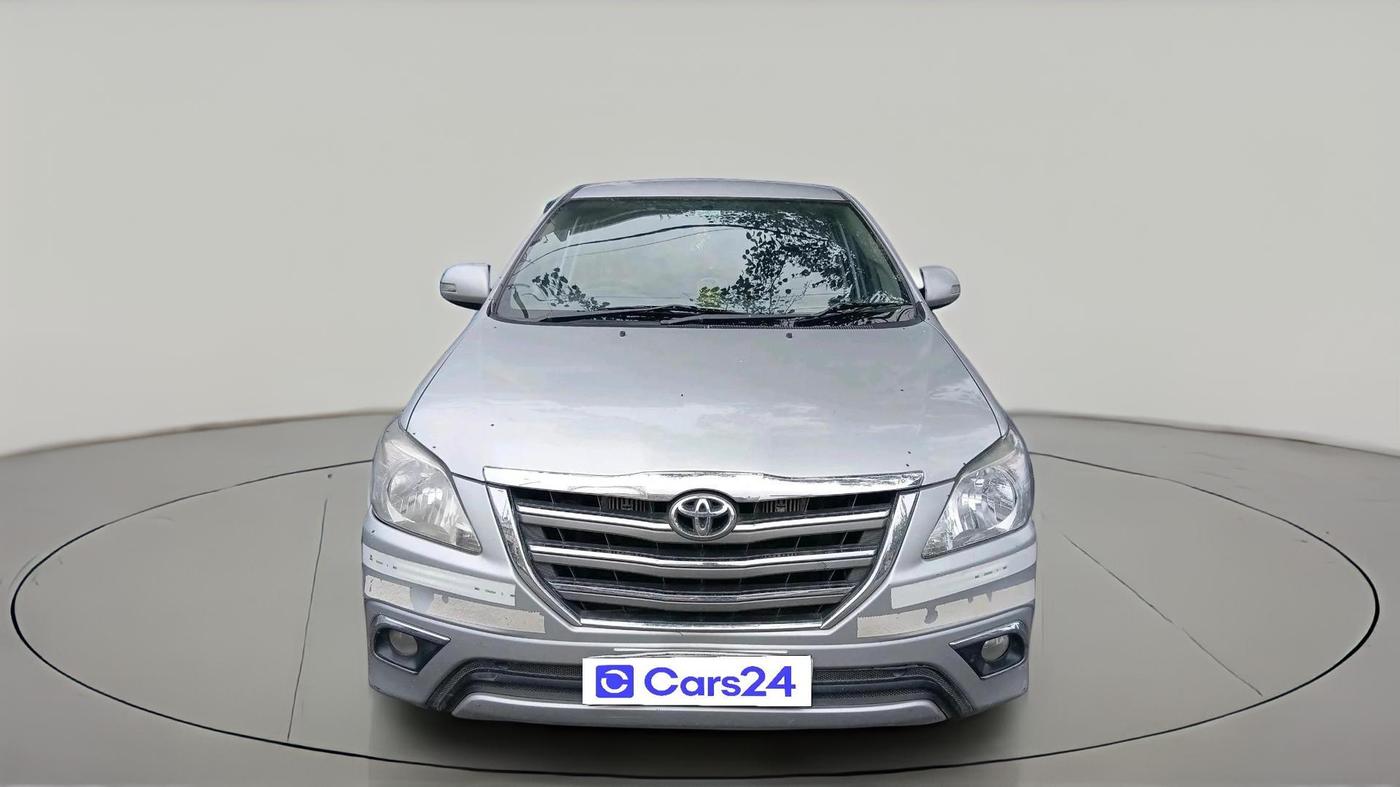 2014 Toyota Innova 2.5 G 8 STR, Diesel, Manual, 3,96,809 km, exterior