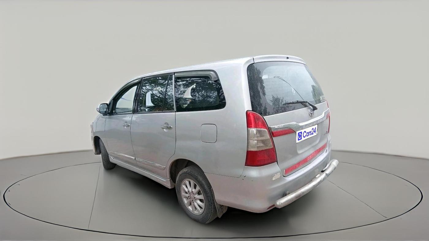 2014 Toyota Innova 2.5 G 8 STR, Diesel, Manual, 3,96,809 km, exterior