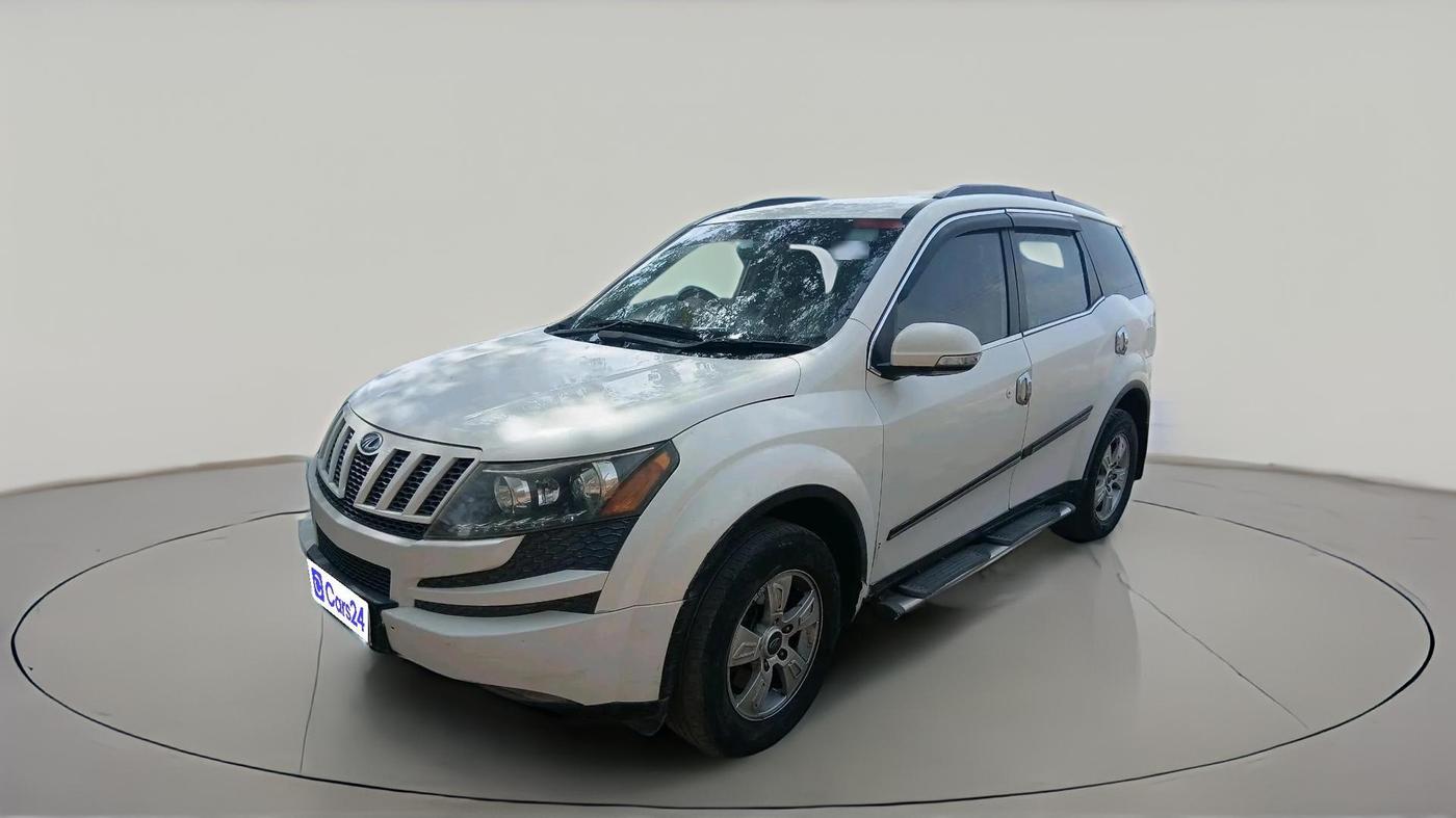 2015 Mahindra XUV500 W8, Diesel, Manual, 1,20,187 km, exterior