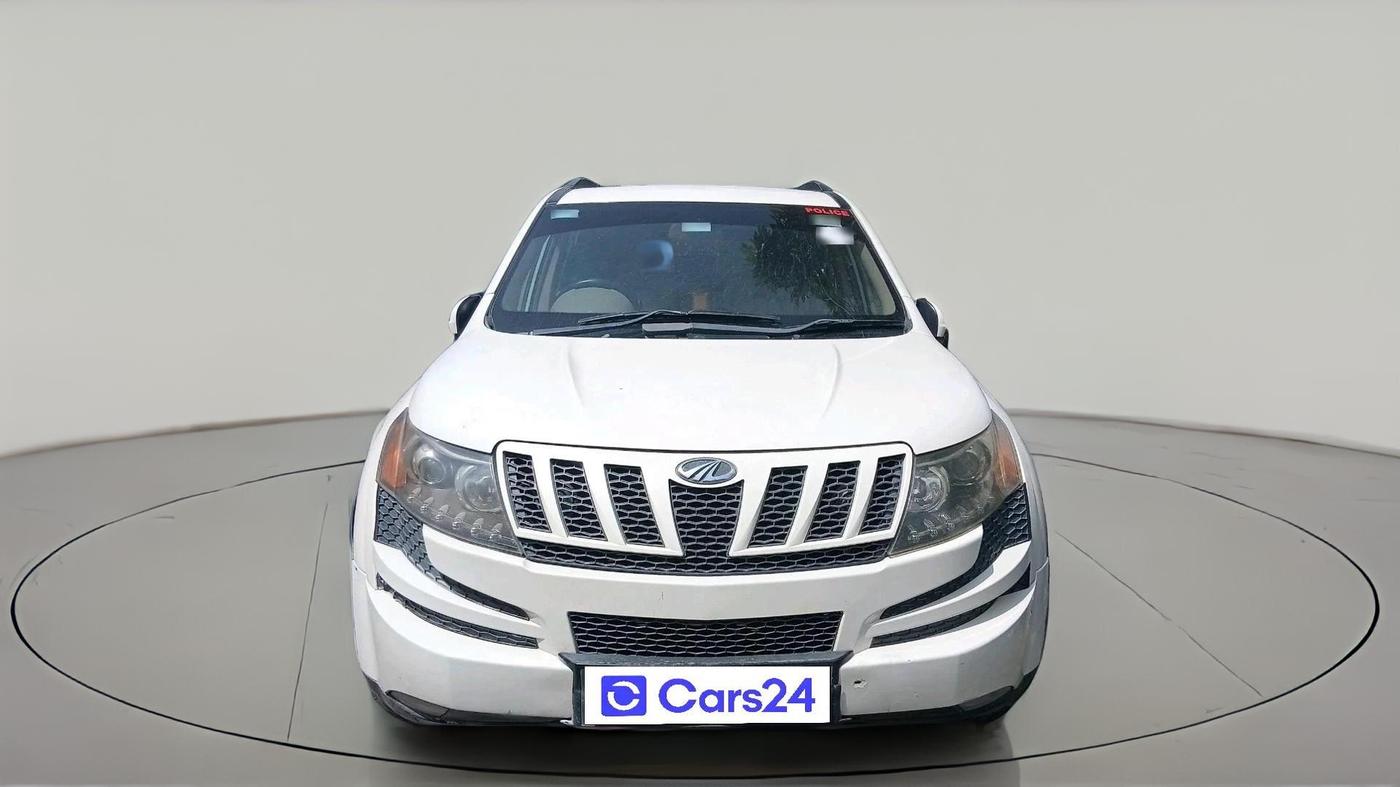 2015 Mahindra XUV500 W8, Diesel, Manual, 1,20,187 km, exterior