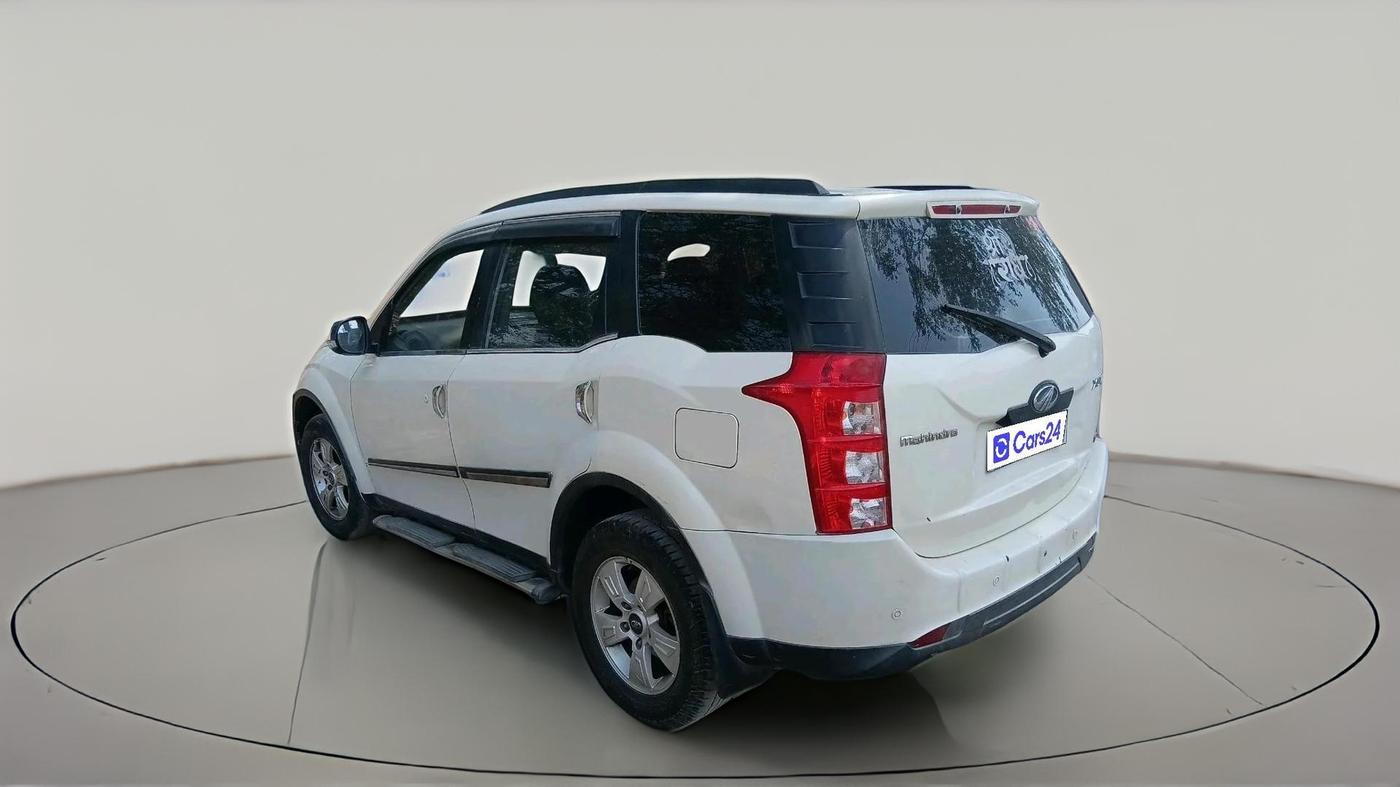2015 Mahindra XUV500 W8, Diesel, Manual, 1,20,187 km, exterior