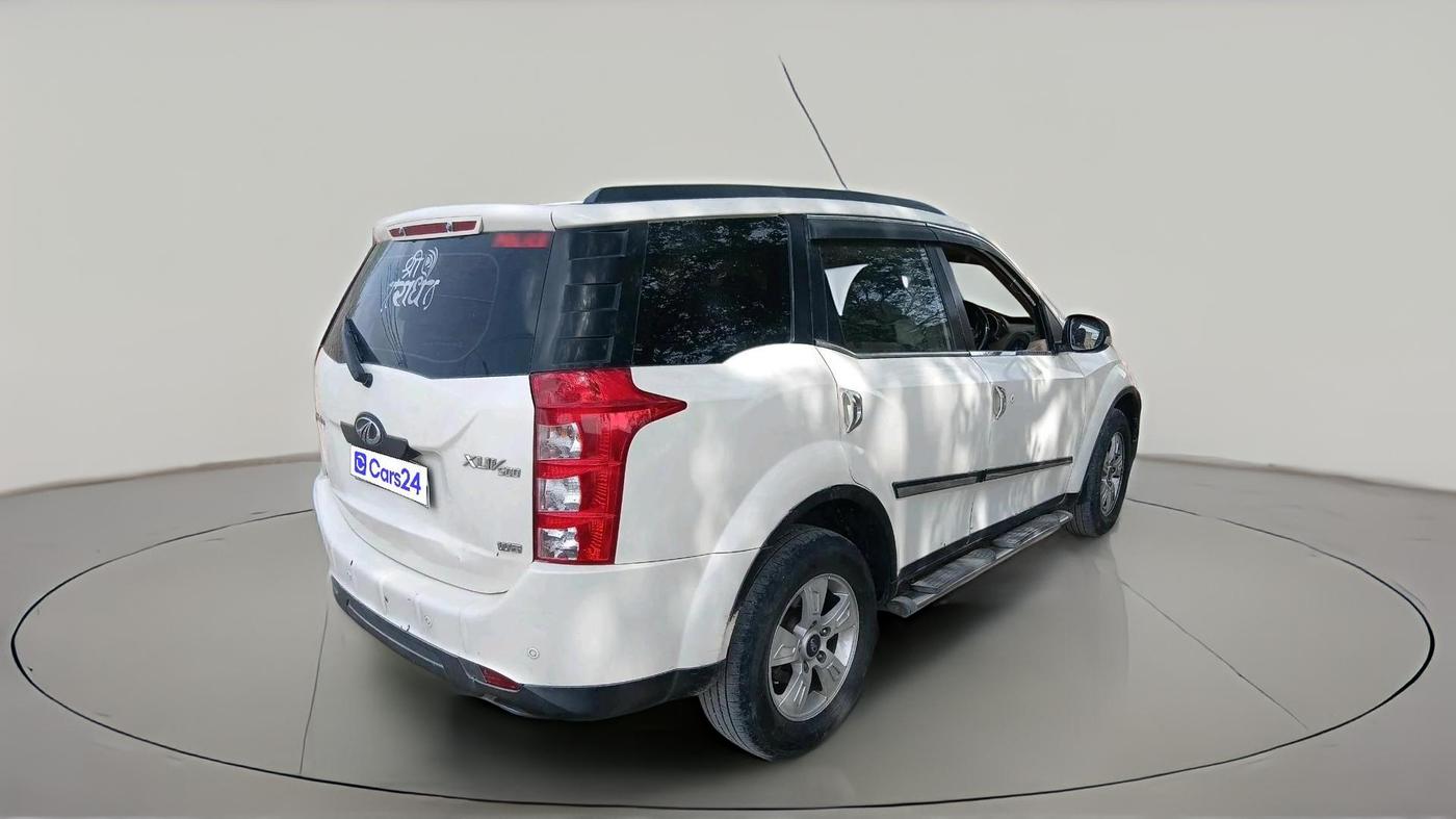 2015 Mahindra XUV500 W8, Diesel, Manual, 1,20,187 km, exterior