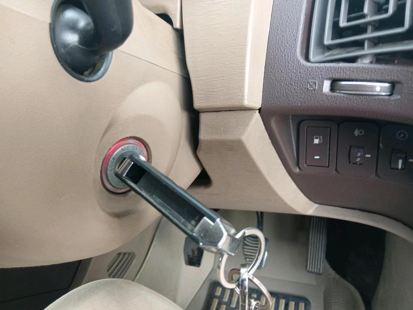 2015 Mahindra XUV500 W8, Diesel, Manual, 1,20,187 km, interior