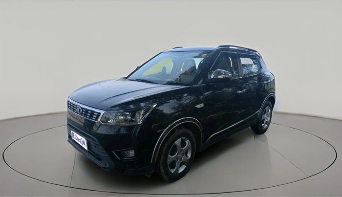 2021 Mahindra XUV300 W6 1.2 PETROL, Petrol, Manual, 56,857 km, exterior